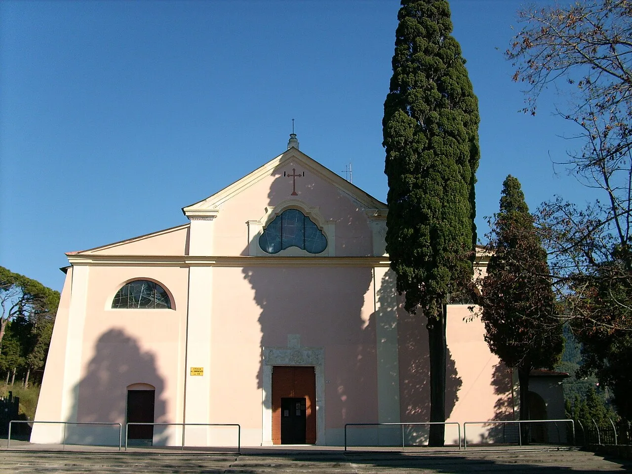 Palazzo Da Passano a Levanto, storico edificio sul centro medievale con la facciata in pietra