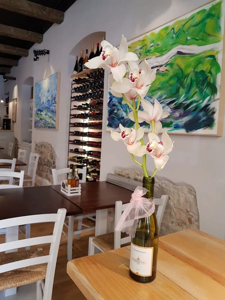 Osteria 17021, Alassio: il dehors nel centro storico in Via Mazzini