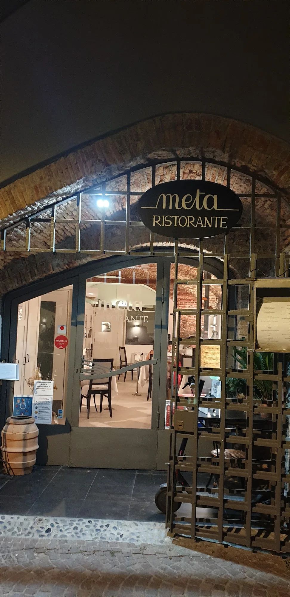 Il lungomare pedonale di Celle Ligure, dove si trova il Ristorante Meta