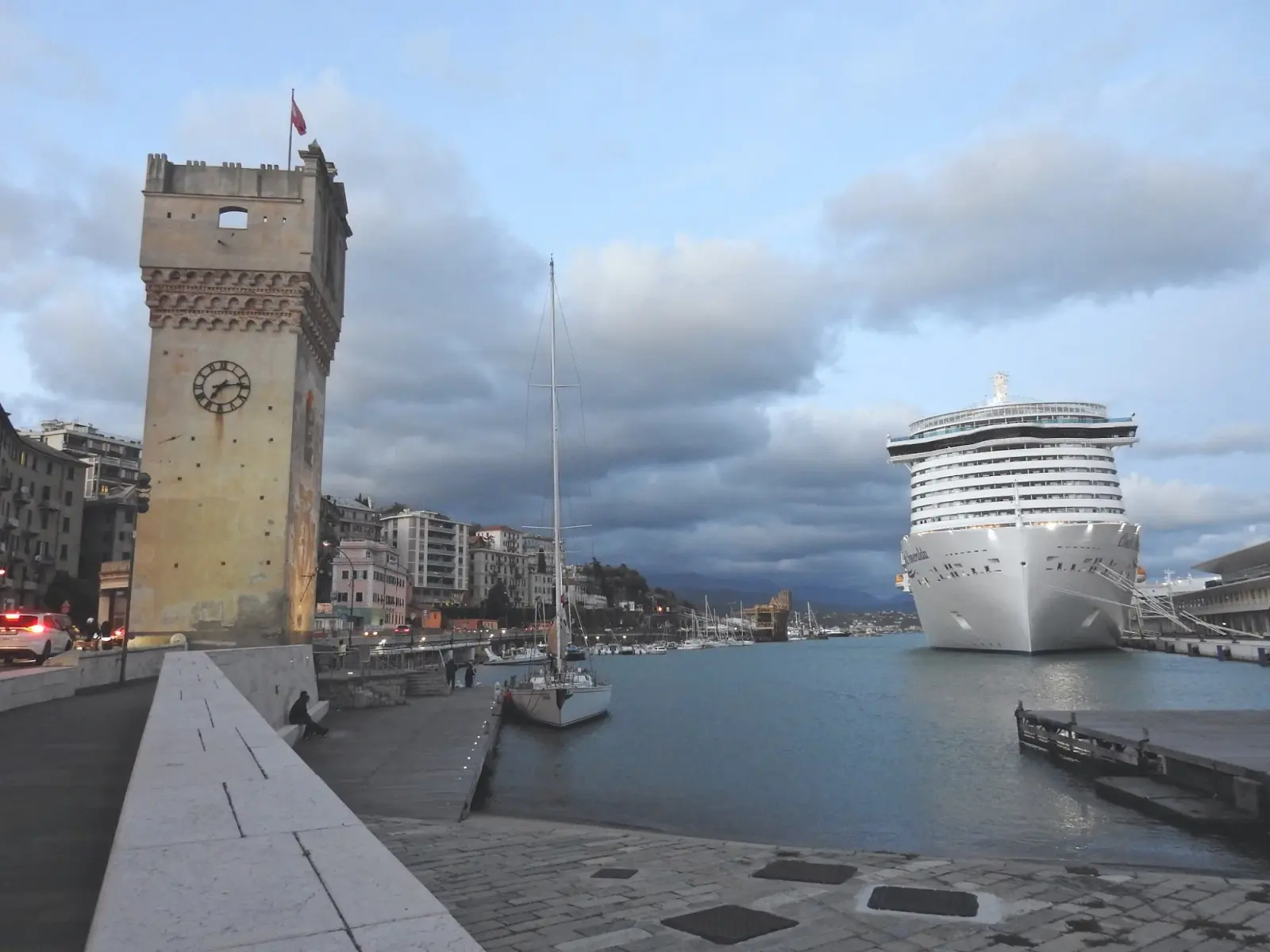 La spiaggia libera Lo Scaletto dei Pescatori alle Fornaci di Savona