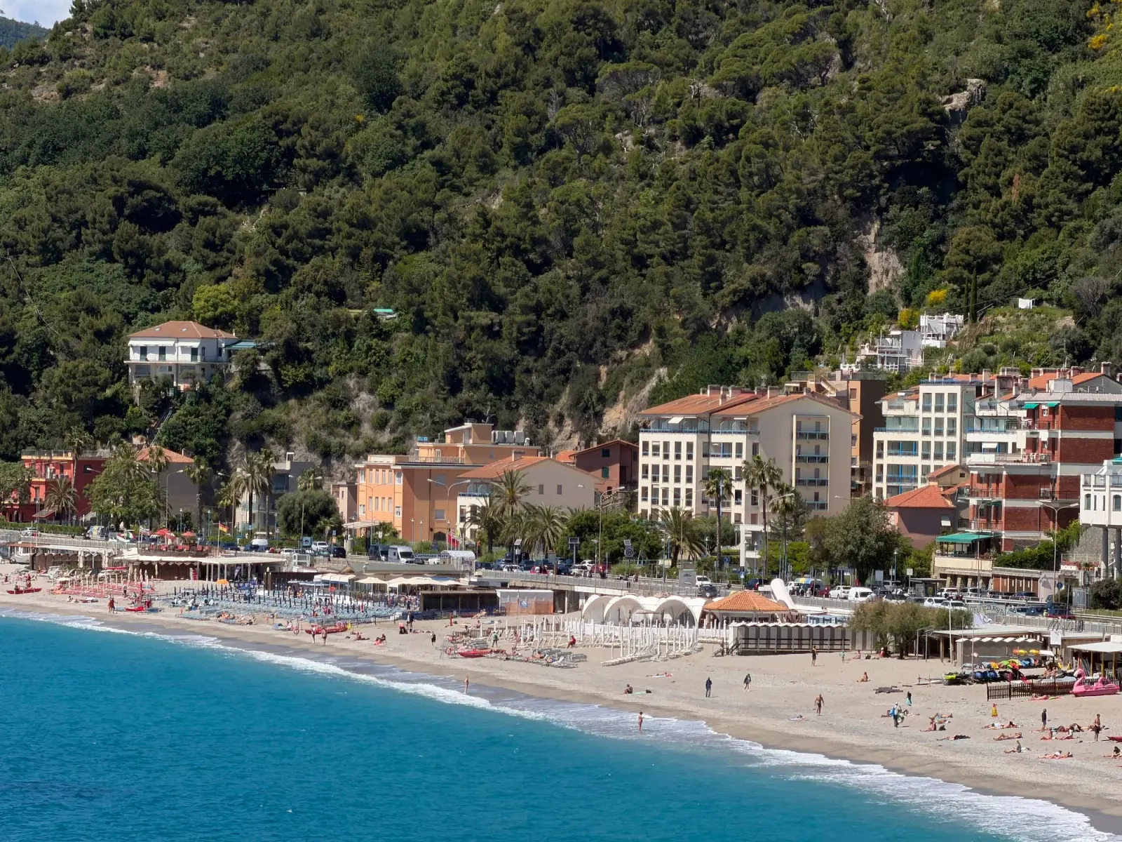 La costa verso Capo Noli vista dalla passeggiata Spotorno-Bergeggi